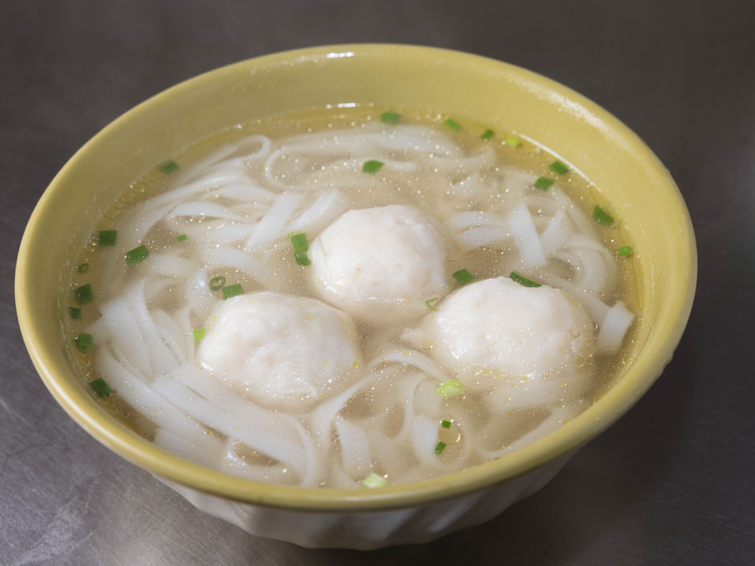 墨魚丸麵