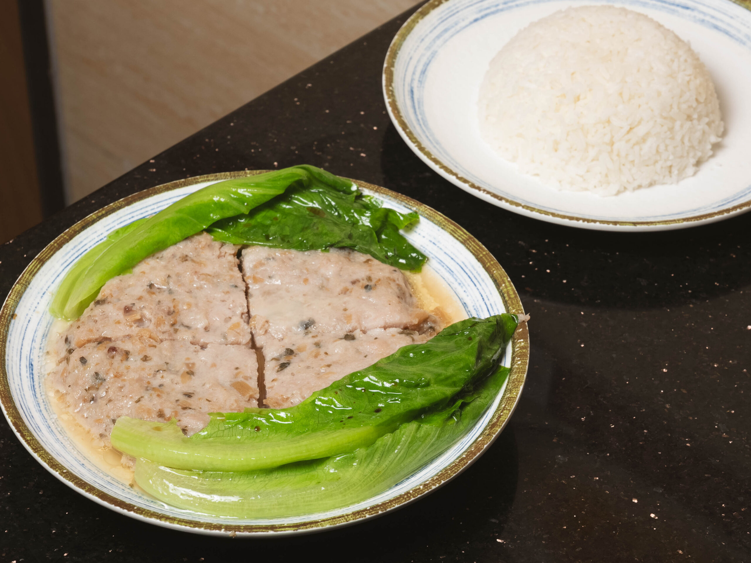 新鮮黑毛豬梅菜蒸肉餅飯
