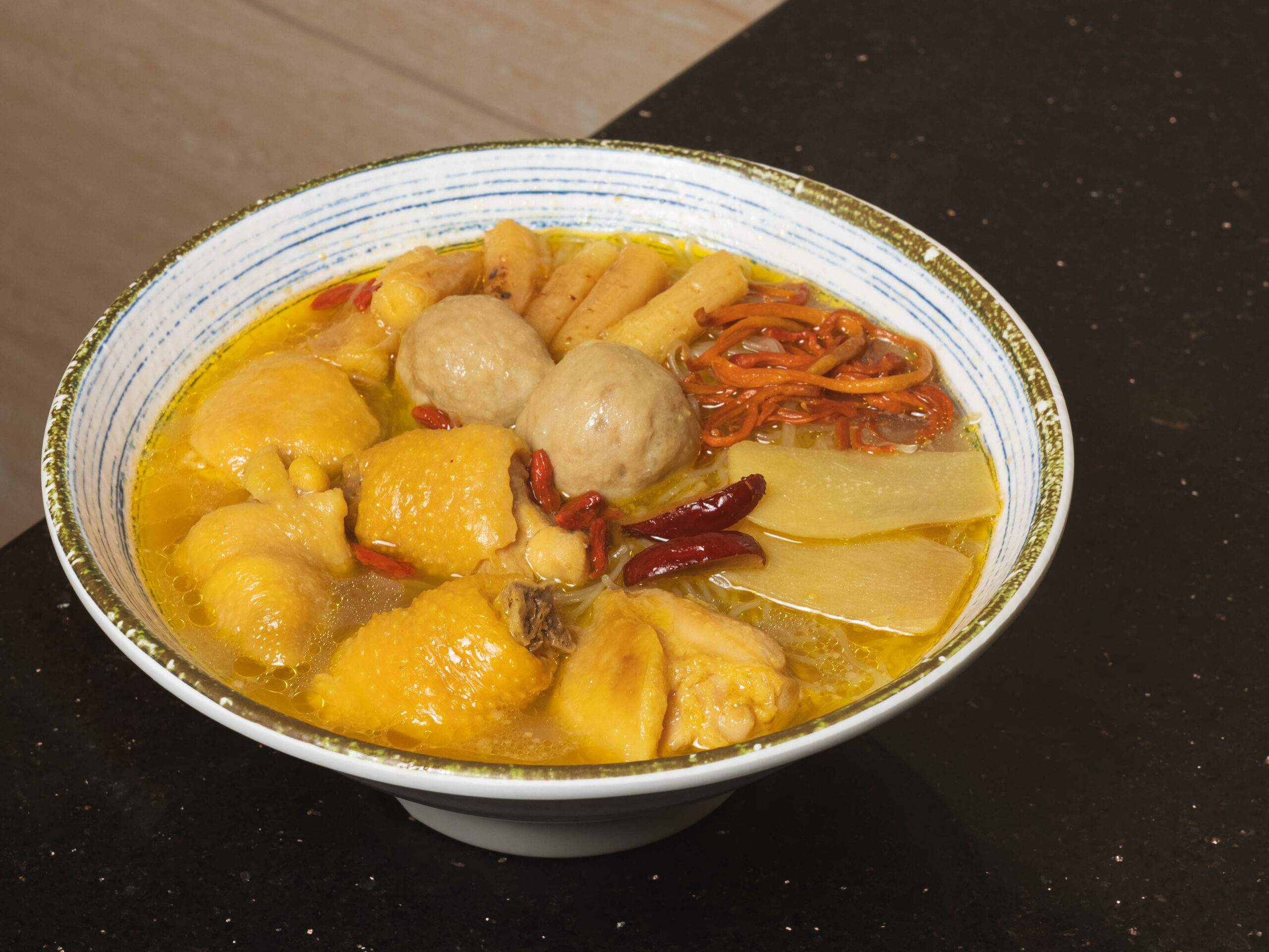 滑雞雞湯肉丸米