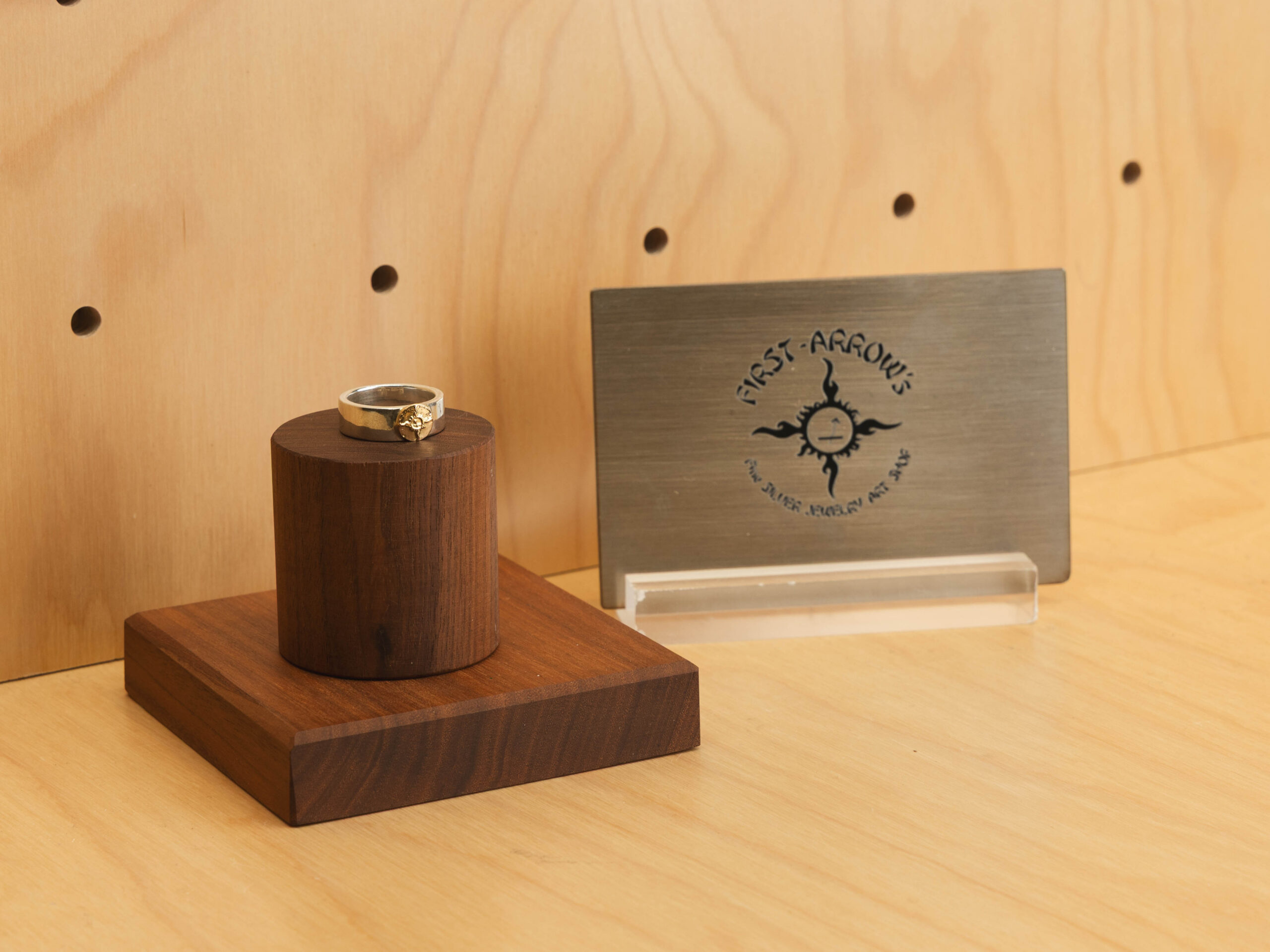 FIRST ARROW'S R-001 RING