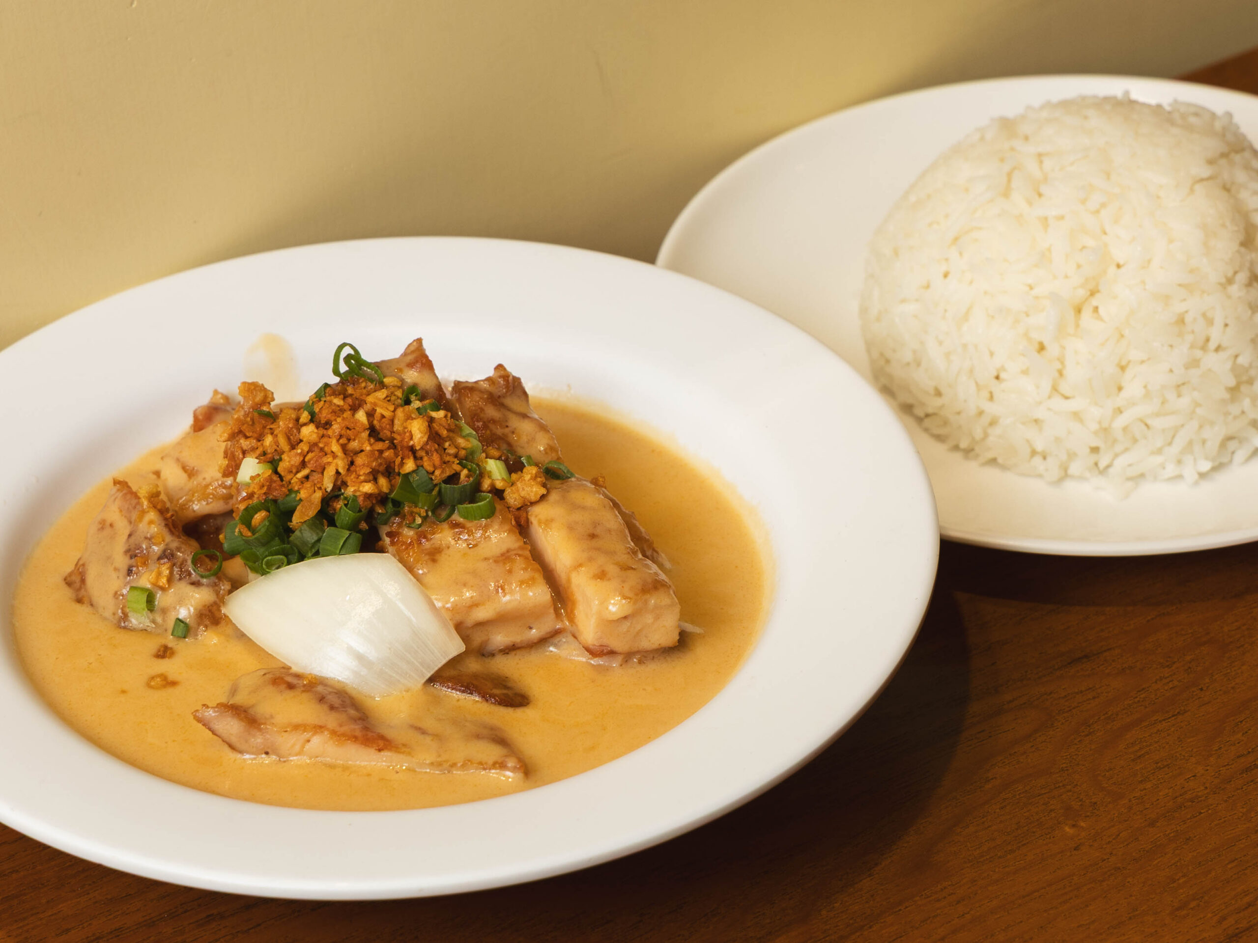 白咖喱雞扒飯
