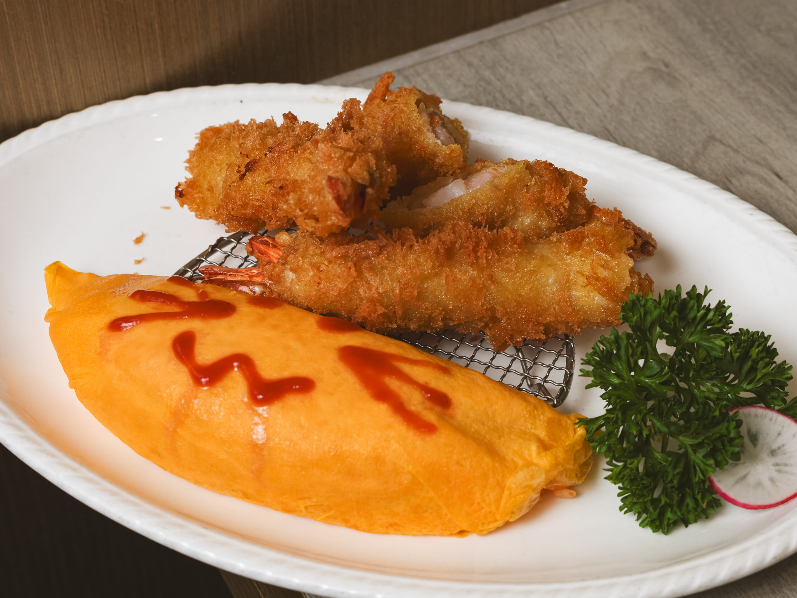吉列豬桶腰肥大蝦蛋包飯